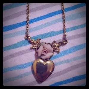 1928 Heart locket necklace